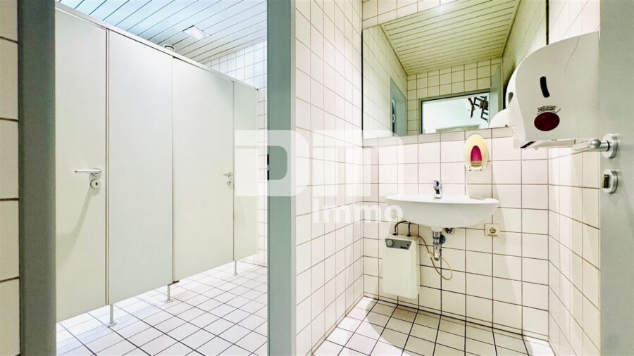 Repräsentative, belüftete Büroetage mit flexibler Raumgestaltung in Kassel-Waldau - Damen WCs